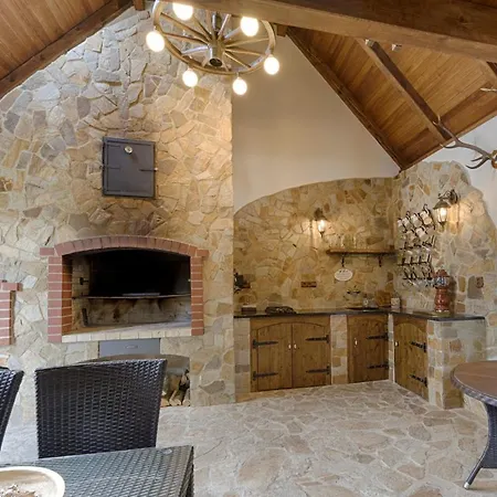 Holiday home Exkluzivni Podjestedka S Grilem A Saunou