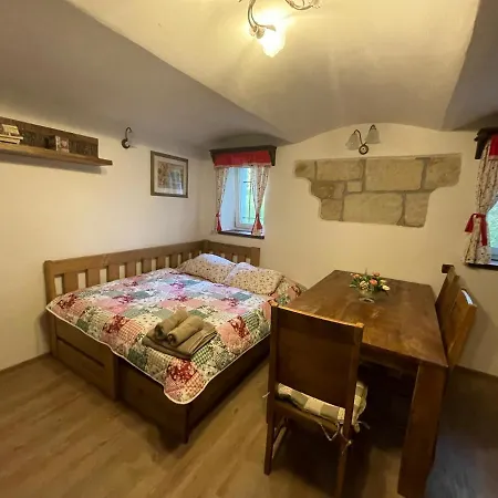 Exkluzivni Podjestedka S Grilem A Saunou